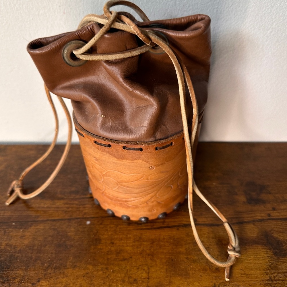 VTG Handcrafted Tooled Leather Cylinder Bucket Bag Drawstring Backpack Studded - Picture 4 of 11